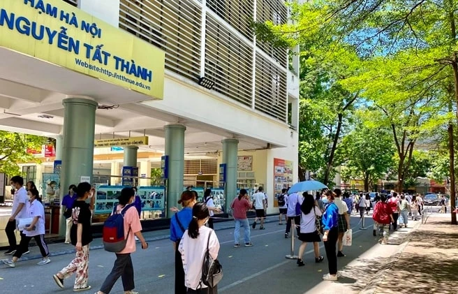 Trường THPT Nguyễn Tất Thành có tỷ lệ chọi cao