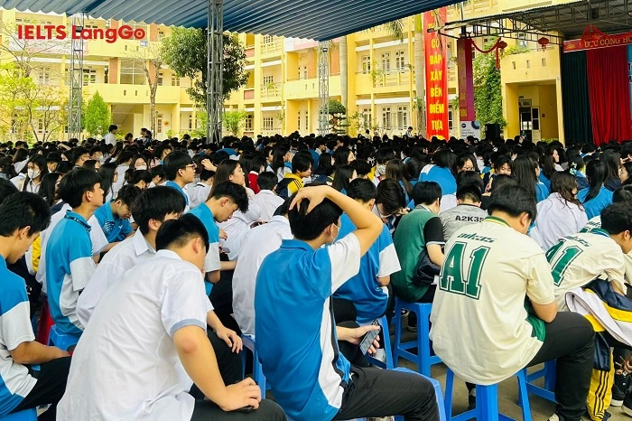 IELTS LangGo chia sẻ bí kíp học IELTS tới học sinh THPT Chuyên Chu Văn An