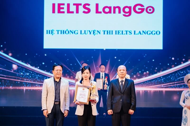 IELTS LangGo vinh dự nhận giải thưởng Top 10 thương hiệu tín nhiệm quốc gia 2024