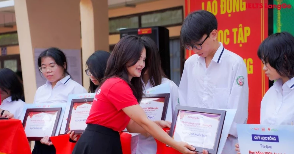 UNLOCK THE IELTS trở lại cùng THPT Quang Trung – Hà Đông trong 2025