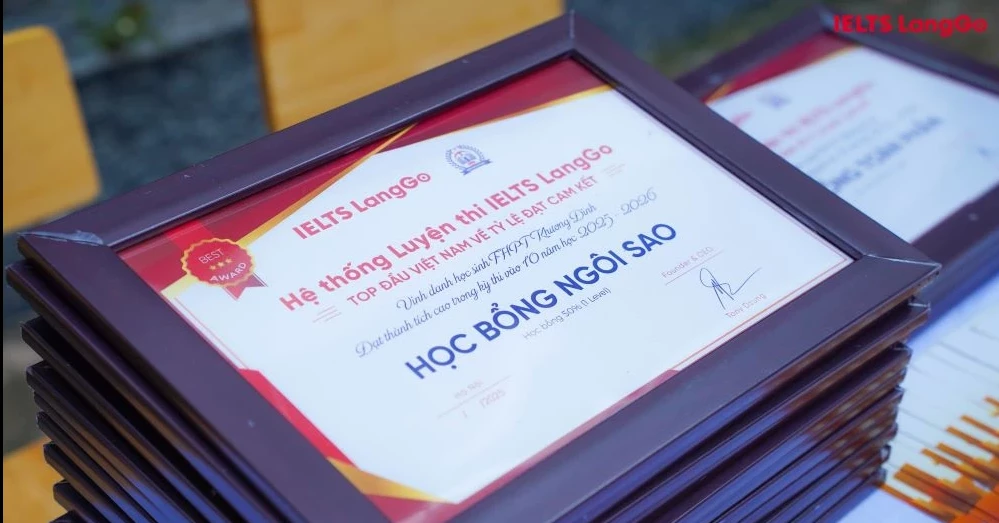 IELTS LangGo đồng hành cùng "tân binh" trường THPT Khương Đình tại ngày hội Chào 10