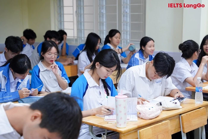 Học sinh THPT Cầu Giấy tham gia vòng Sơ loại Unlock The IELTS 2025