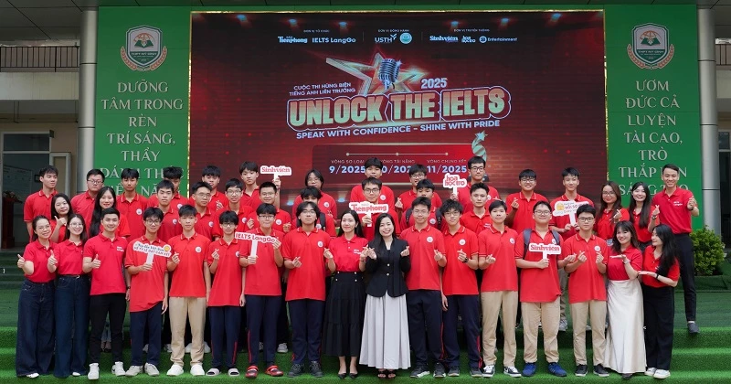 Học sinh THPT Mỹ Đình "mở khóa" bản lĩnh tiếng Anh cùng Unlock The IELTS 2025