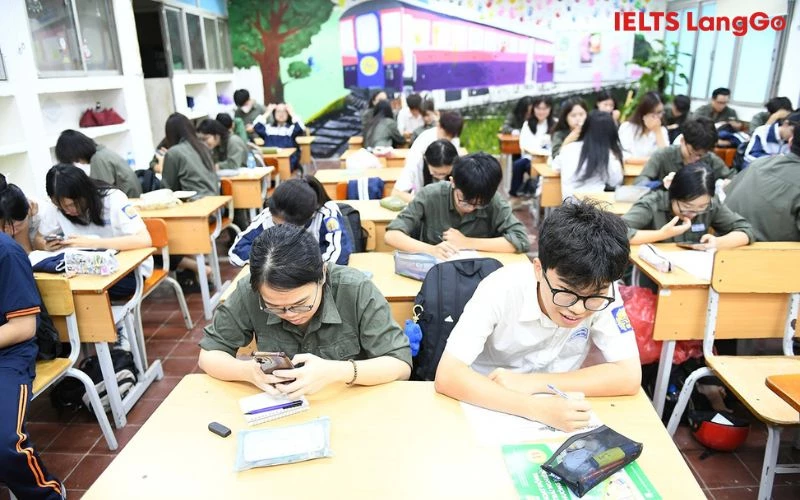 Học sinh THPT Nguyễn Trãi tham gia Vòng sơ loại Unlock The IELTS 2025