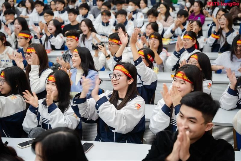 Chiến thắng của THPT Hồng Quang không thể thiếu đi sức mạnh tập thể từ những cổ động viên nhiệt huyết