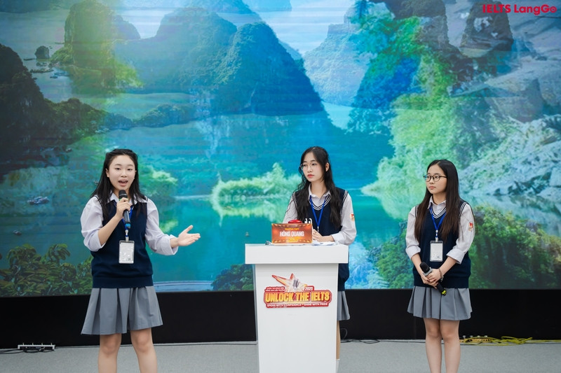 Đội THPT Hồng Quang để lại dấu ấn đậm nét trong phần trình bày của mình