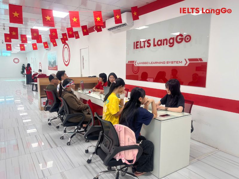 Không gian rộng rãi chiếm trọn tầng 3 của tòa nhà Hòa Lạc Plaza